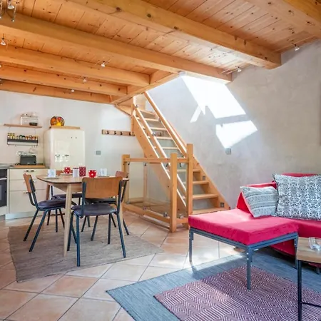 木屋 Superb Chalet With Balcony In