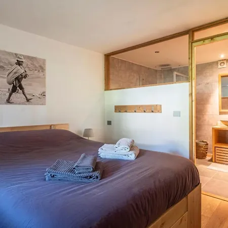 木屋 Superb Chalet With Balcony In