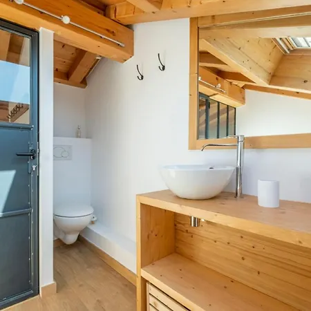 木屋 Superb Chalet With Balcony In