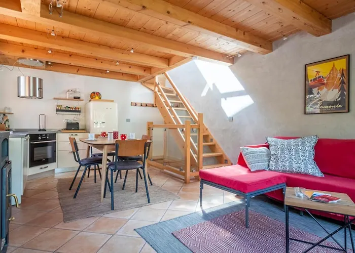 Chalet Superb Chalet With Balcony In