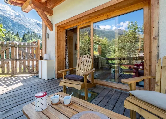 Chalet Superb Chalet With Balcony In *