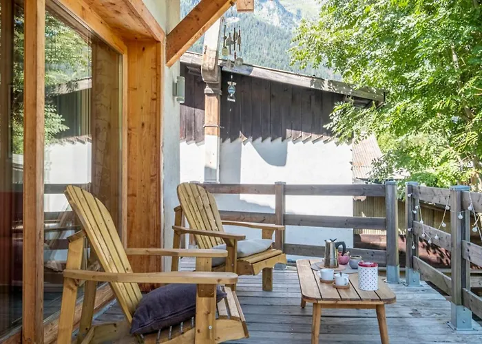 Chalet Superb Chalet With Balcony In