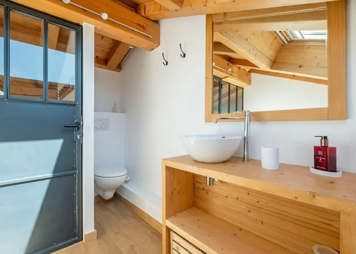 Chalet Superb Chalet With Balcony In